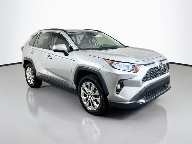 Used 2019 Toyota RAV4 XLE Premium FWD image 21