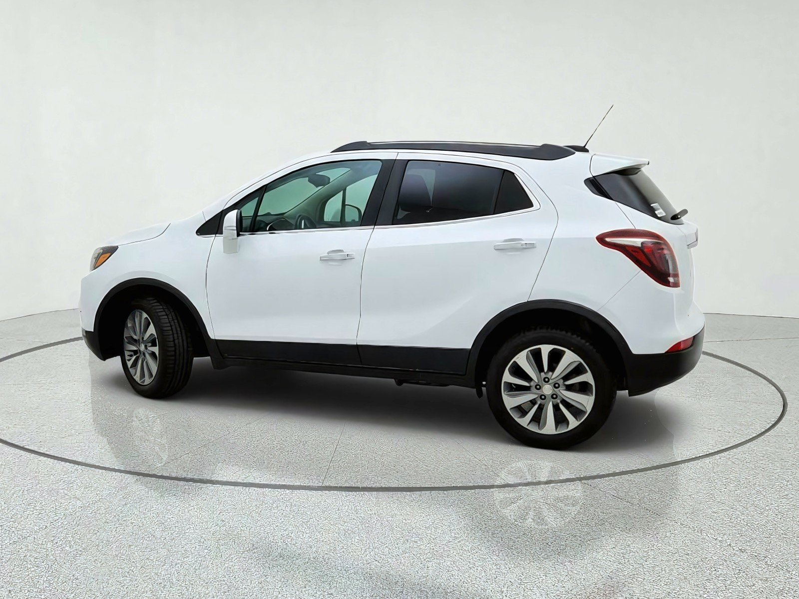 Used 2019 Buick Encore Preferred AWD/4WD image 13