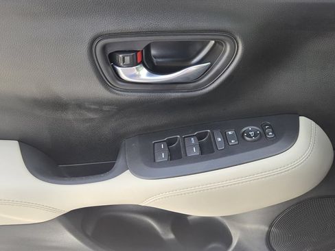 Certified 2026 Honda HR-V LX image 25