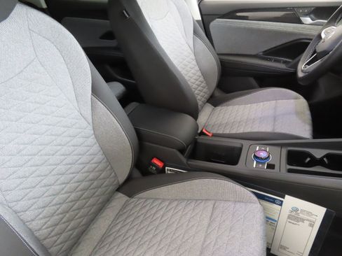 New 2025 Volkswagen Tiguan S image 27