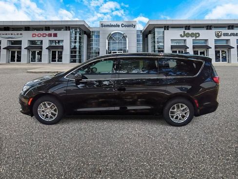 New 2026 Chrysler Voyager LX image 5