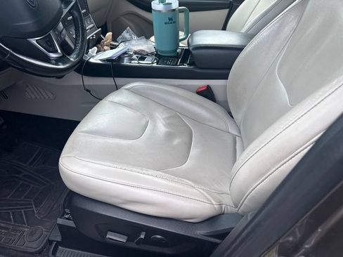 Used 2019 Ford Edge Titanium w/ Equipment Group 301A AWD/4WD image 10