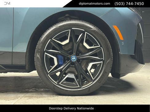Used 2025 BMW iX xDrive50 w/ Premium Package image 39