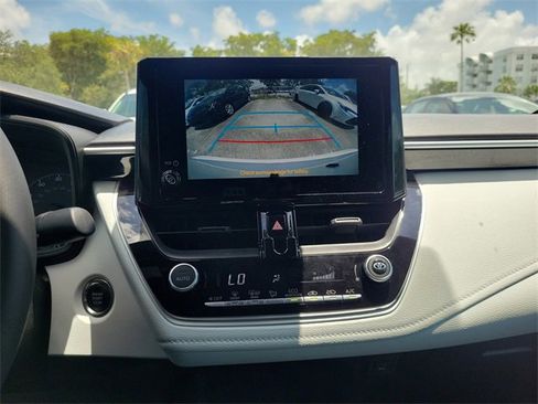 Used 2025 Toyota Corolla SE image 21