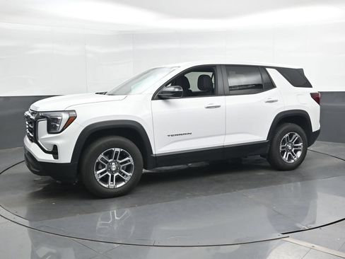 Used 2025 GMC Terrain Elevation AWD/4WD image 9