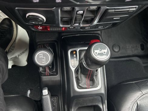 Certified 2018 Jeep Wrangler Unlimited Rubicon image 35