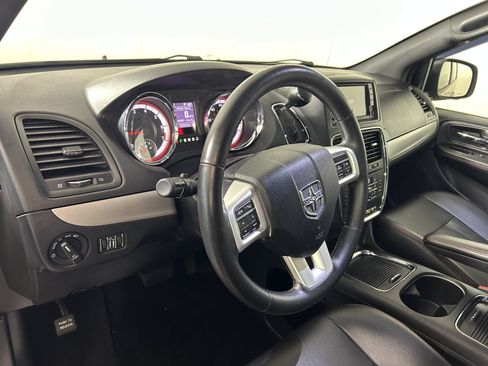 Used 2019 Dodge Grand Caravan GT FWD image 11