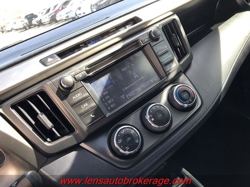 Used 2014 Toyota RAV4 LE FWD image 14