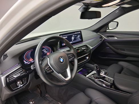 Certified 2023 BMW 530i w/ Premium Package RWD image 2