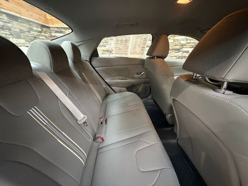 Used 2023 Hyundai Elantra SEL w/ Convenience Package image 30