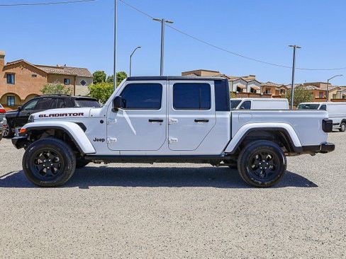 Used 2022 Jeep Gladiator Sport image 7
