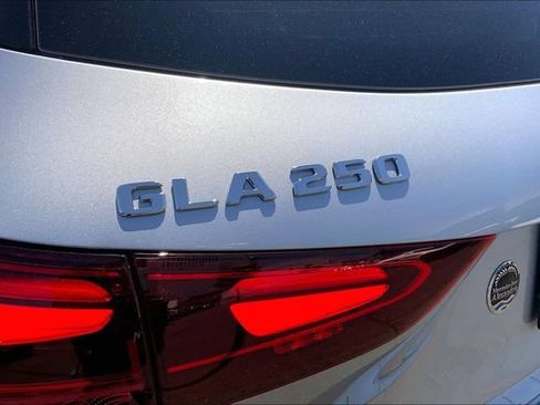 Used 2026 Mercedes-Benz GLA 250 4MATIC image 8
