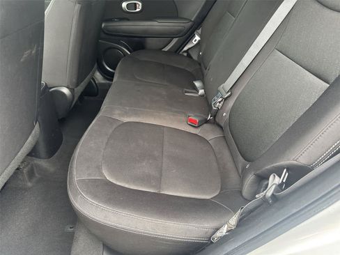 Used 2019 Kia Soul FWD image 13