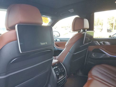 Used 2019 BMW X7 xDrive50i w/ Dynamic Handling Package image 15