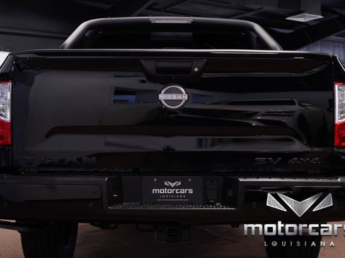 Used 2024 Nissan Titan SV w/ SV Bronze Edition Package AWD/4WD image 18