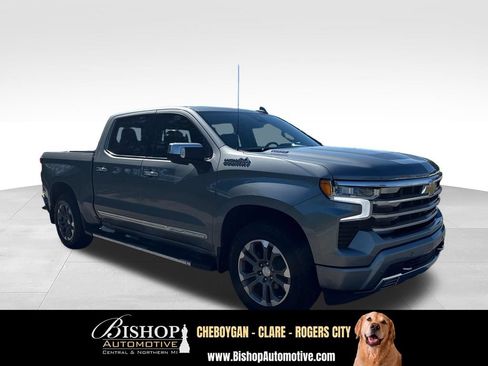 Used 2023 Chevrolet Silverado 1500 High Country w/ Z71 Off-Road Package AWD/4WD image 13