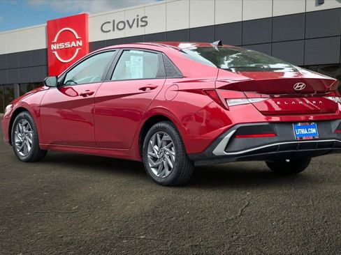 Used 2024 Hyundai Elantra SEL image 7