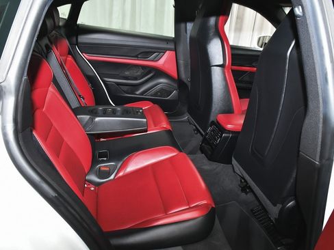 Used 2022 Porsche Taycan image 47