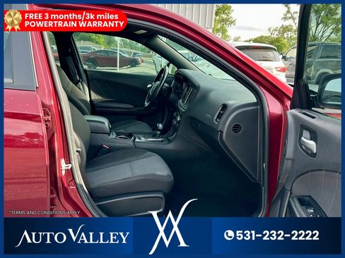 Used 2020 Dodge Charger SXT w/ Blacktop Package RWD image 15