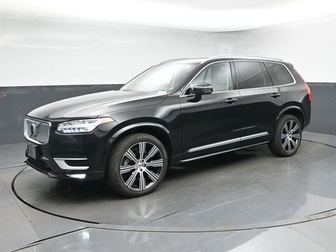 Used 2023 Volvo XC90 B6 Ultimate w/ Protection Package AWD/4WD image 4