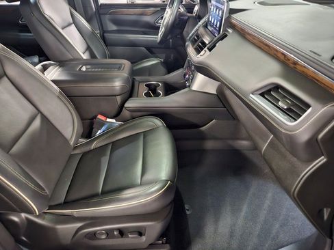 Used 2021 Chevrolet Tahoe Premier w/ Premium Package RWD image 22