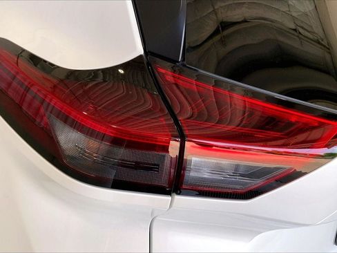 Used 2025 Nissan Rogue SV AWD/4WD image 29