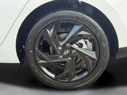 New 2026 Hyundai Elantra SEL Sport FWD image 33