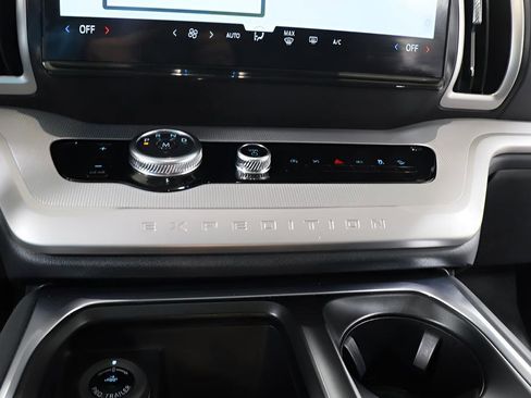Used 2025 Ford Expedition Max Active image 10