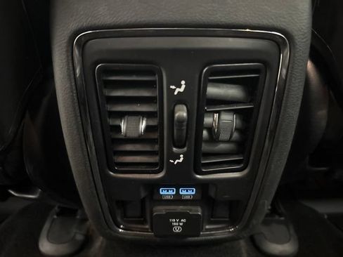Used 2021 Jeep Grand Cherokee Limited w/ Premium Lighting Group AWD/4WD image 35