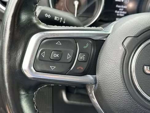 Used 2022 Jeep Wrangler Unlimited Sahara w/ Cold Weather Group AWD/4WD image 9