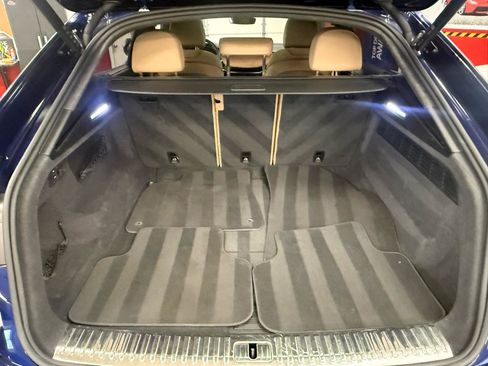 Used 2022 Audi Q8 Prestige w/ Prestige Package AWD/4WD image 14