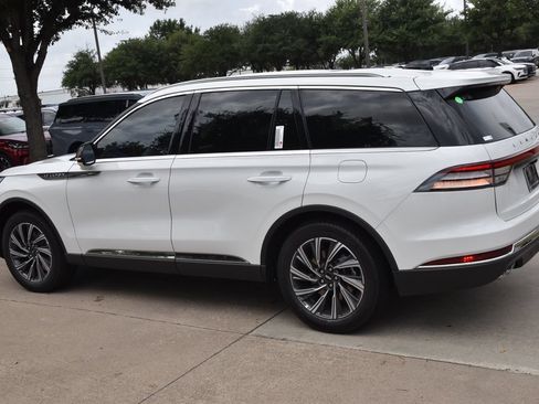 New 2026 Lincoln Aviator 2WD image 10