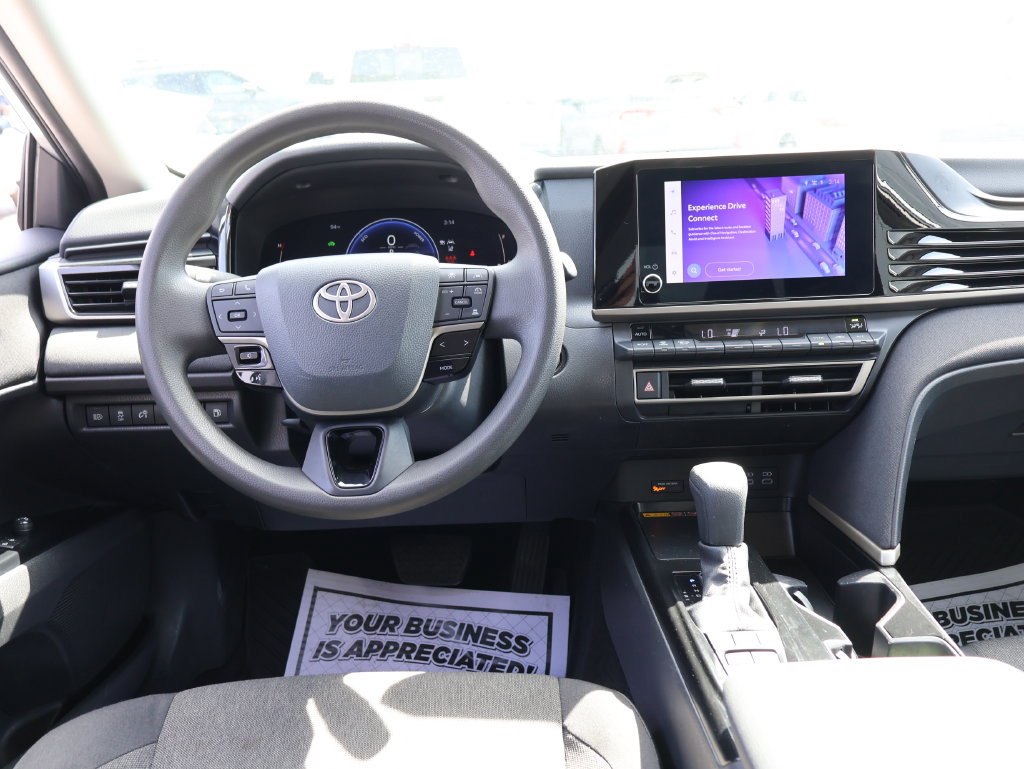 Used 2025 Toyota Camry LE FWD image 17