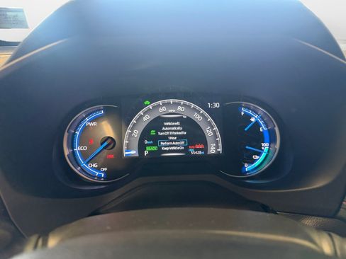 Used 2021 Toyota RAV4 SE w/ Weather & Moonroof Package AWD/4WD image 14