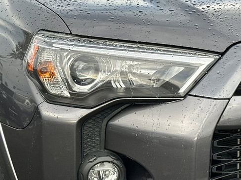 Used 2022 Toyota 4Runner SR5 Premium w/ Moonroof Package image 43