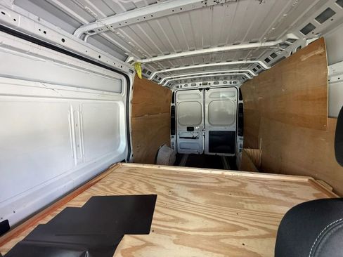 Used 2018 RAM ProMaster 2500 w/ Interior Convenience Group FWD image 16