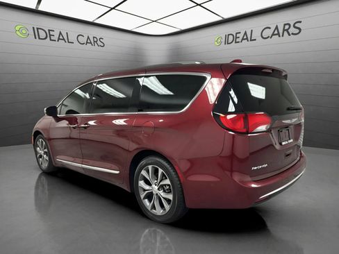 Used 2017 Chrysler Pacifica Limited FWD image 6