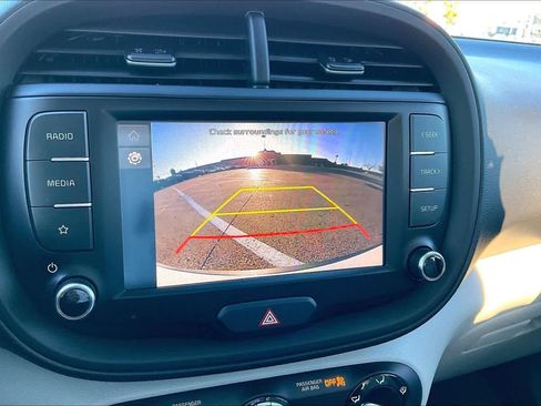 Certified 2024 Kia Soul LX image 26