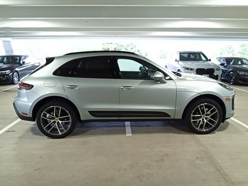 Used 2024 Porsche Macan AWD/4WD image 4