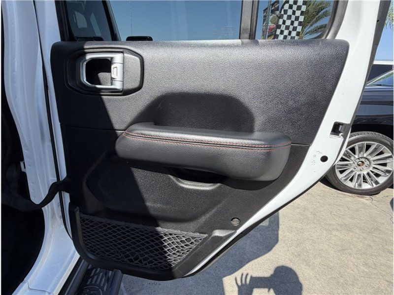 Used 2018 Jeep Wrangler Unlimited Rubicon AWD/4WD image 28