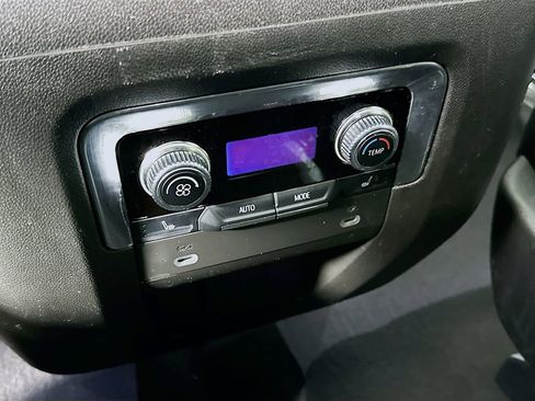 Used 2022 GMC Yukon Denali image 27