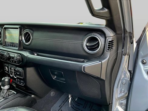 Used 2020 Jeep Wrangler Unlimited Sahara AWD/4WD image 28
