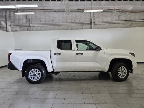 Used 2024 Toyota Tacoma SR image 14