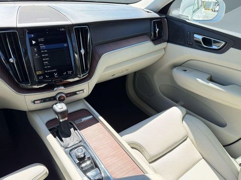 Used 2019 Volvo XC60 T5 Inscription image 27
