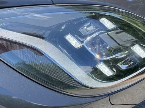 Used 2021 Porsche Panamera RWD image 12