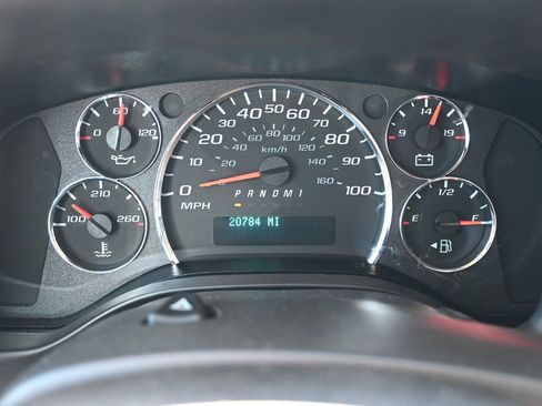 Used 2023 GMC Savana 2500 w/ Driver Convenience Package image 10