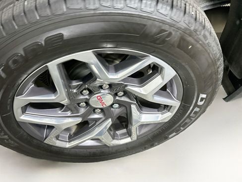 Used 2022 GMC Sierra 1500 SLT AWD/4WD image 11