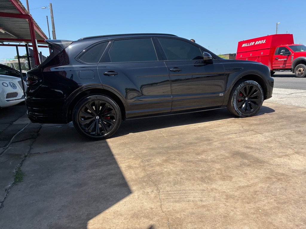Used 2021 Bentley Bentayga AWD/4WD image 27