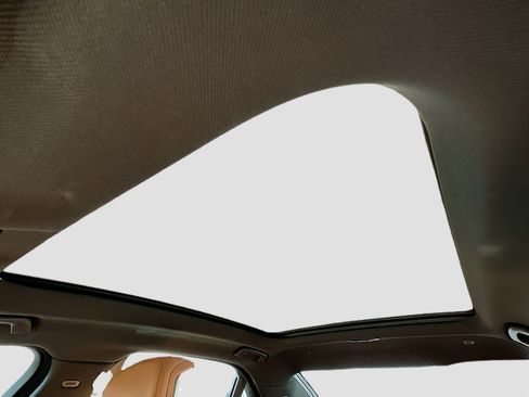 Used 2023 BMW 740i w/ Parking Assistance Package image 23