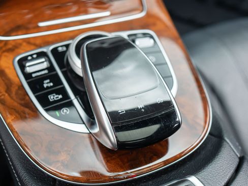 Used 2019 Mercedes-Benz E 300 4MATIC w/ Premium 1 Package image 33